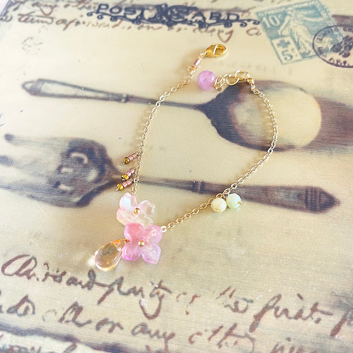 Radiant Petal Blossom: Hydrangea Gradient Bracelet