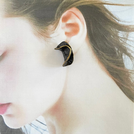 Wave Crest Statement Earrings: Hand-Sculpted Midnight Clay & Gold Contour