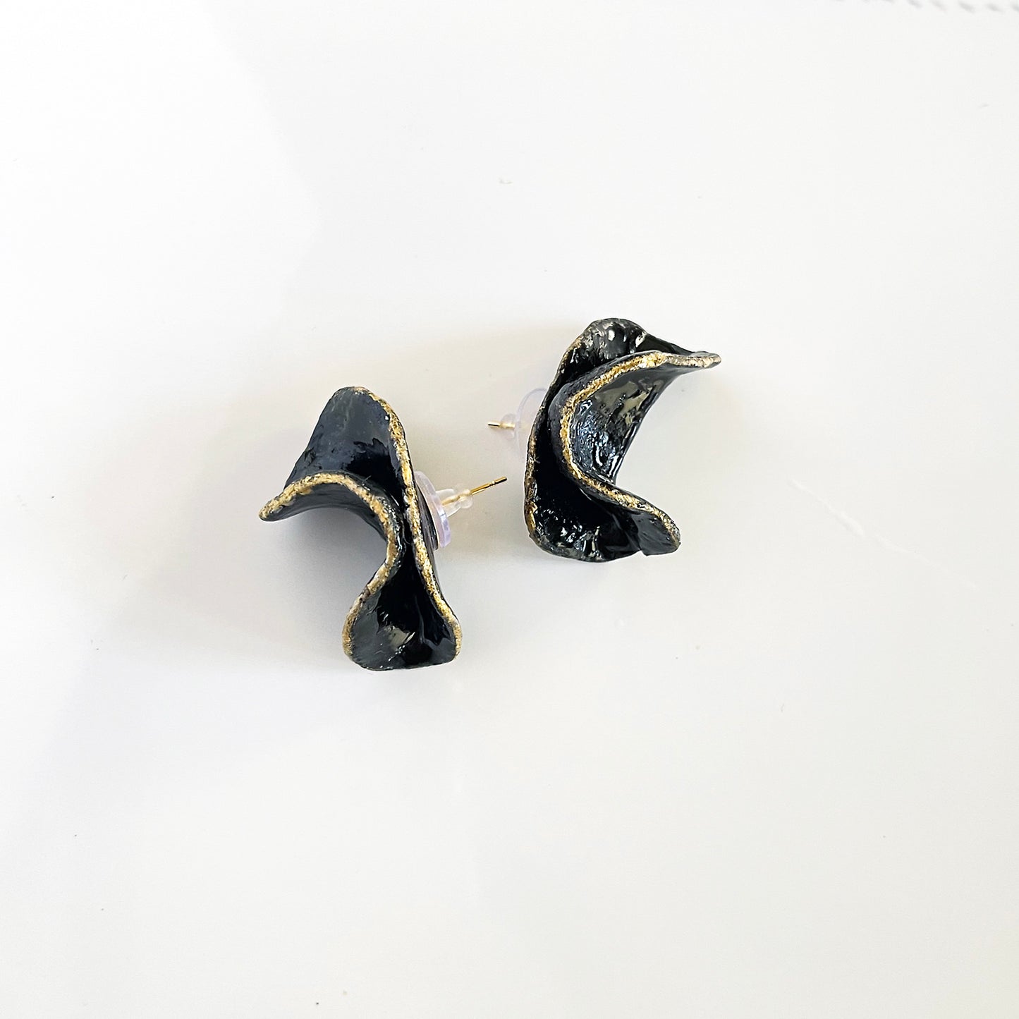 Wave Crest Statement Earrings: Hand-Sculpted Midnight Clay & Gold Contour