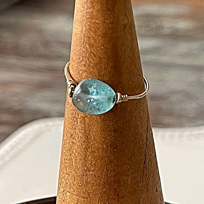 Smooth Sea Blue Apatite Wire Ring - 14KGF