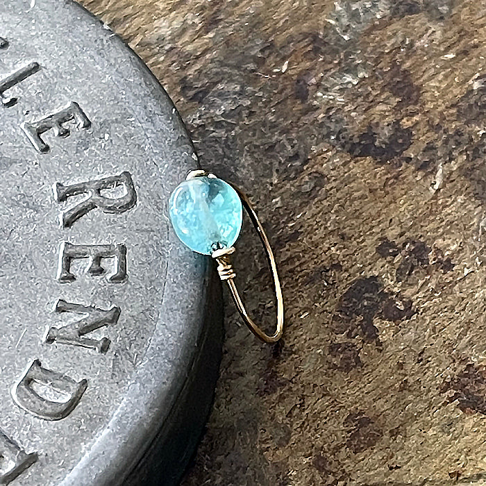 Smooth Sea Blue Apatite Wire Ring - 14KGF